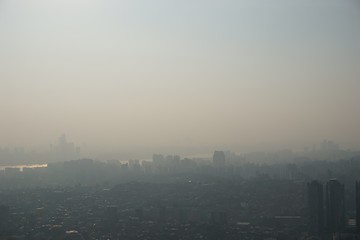 Naklejka premium mist in the seoul city