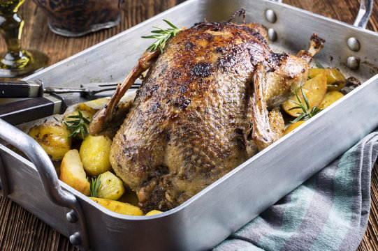 Entenbraten in Br&auml;ter