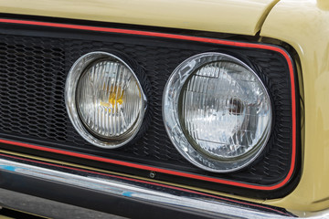 古い車のヘッドライト　Head lamp of the nostalgic car