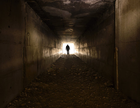 The man who quickly through the tunnel toward the light