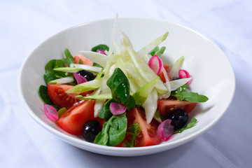 salad of tomatoes and greens