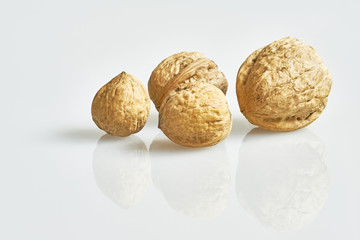 Four walnuts of reflection