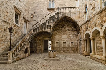 Fototapeta na wymiar Altstadt in Trogir, Kroatien