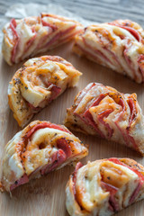 Pizza rolls