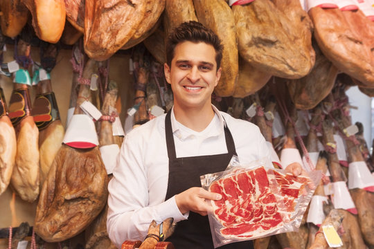 guy in a shop jamon