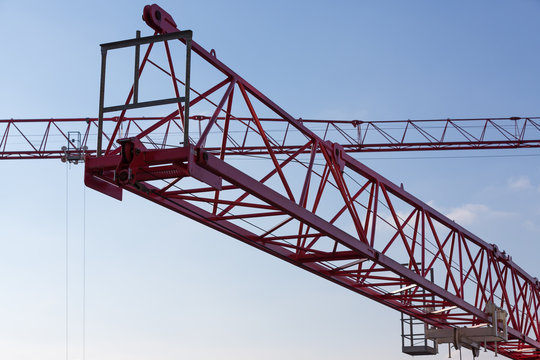 rote Baukran-Ausleger
