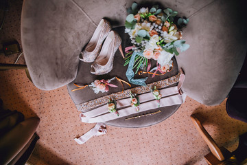 Wedding details in glamour and softness