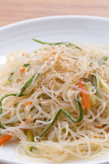 鶏肉と春雨のサラダ
