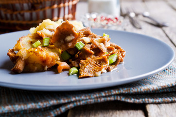 Casserole with potatoes and mushrooms