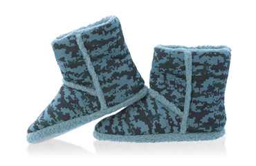 Warm slippers with camouflage print