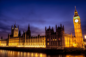 Fototapeta na wymiar Parliament at dusk