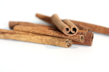  cinnamon sticks