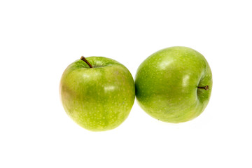 зеленые яблоки на белом