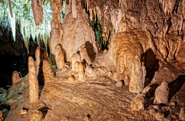 stalattiti e stalagmiti