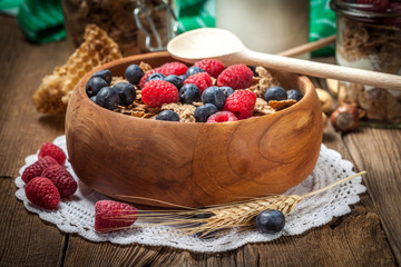 Tasty breakfast with cereal and frut.