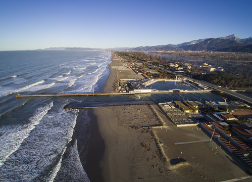 Cinquale, foce fiume Versilia e porticciolo
