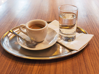 Kaffee servieren