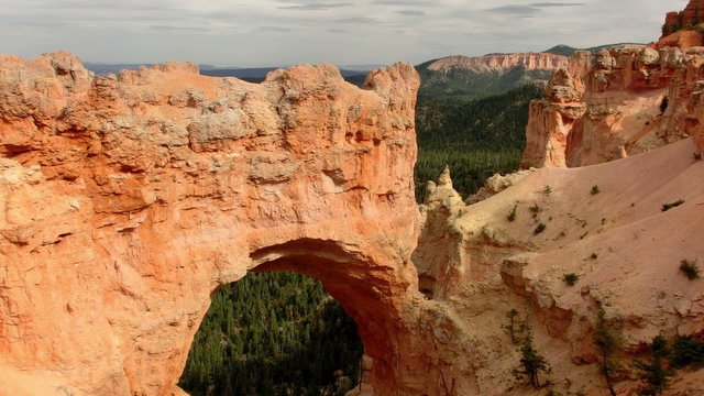 Bryce Canyon Timelapse 17 Hoodoos and clouds at Natural Bridge