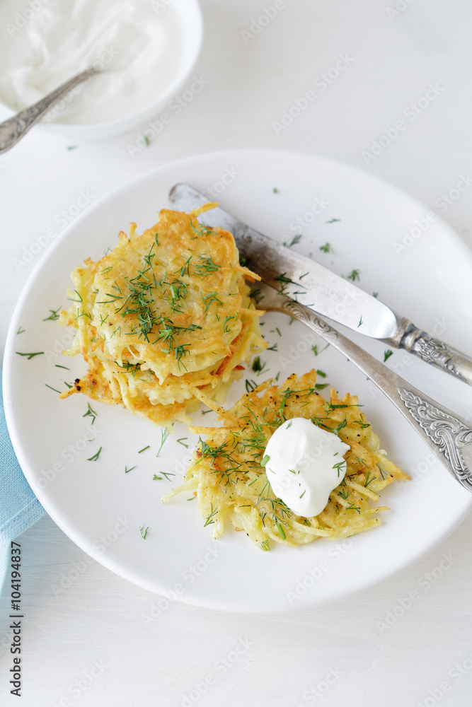 Poster fritters with cream