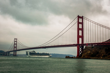 Golden Gate Bridge with Cruise Ship_3