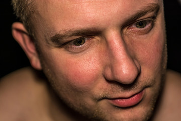Face an introverted man