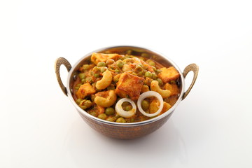 Cottage cheese with Peas in Indian Gravy