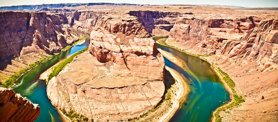 horseshoe bend in the colorado river