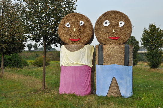 Strohfiguren