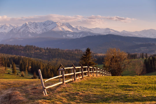 Fototapeta Spring countryside in Tatras mountains