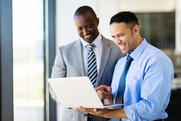 Fototapeta premium businessmen using laptop
