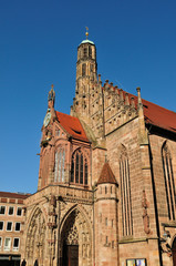 Fototapeta na wymiar frauenkirche in nürnberg