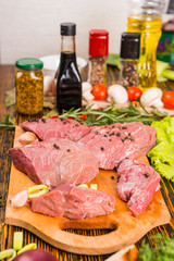 Seasoned raw red meat with other ingredients