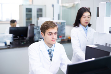 people analysis experimental data in computer in lab