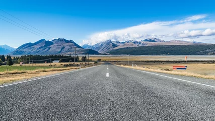 Poster State Highway 80 naar Aoraki Mount Cook National Park, Zuidereiland, Nieuw-Zeeland © santi-jk