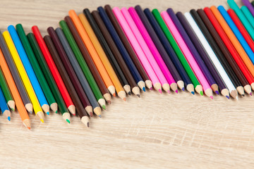 Obraz premium Color pencils. colored pencils on the wooden table