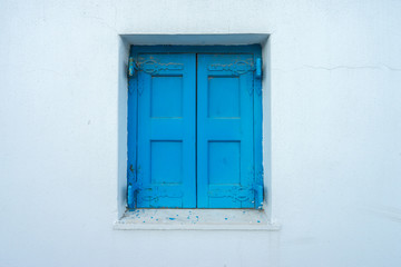 Blue windows, housing style in Mykonos 