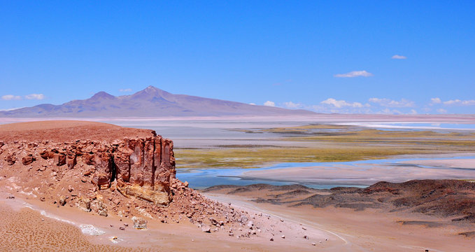 Stunning scenery of the isolated Salar de Tara salt lagoon, Atacama desert, Chile