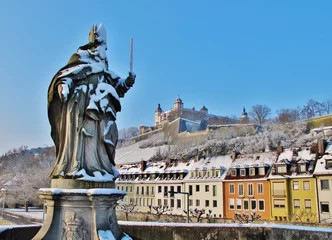 Photo sur Aluminium Monument historique Würzburg im Winter