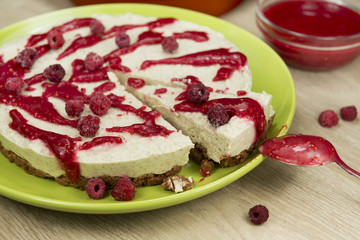 Raw vegan berry cheesecake gluten-free with the frozen raspberry
