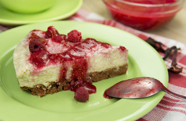 Raw vegan berry cheesecake gluten-free with the frozen raspberry
