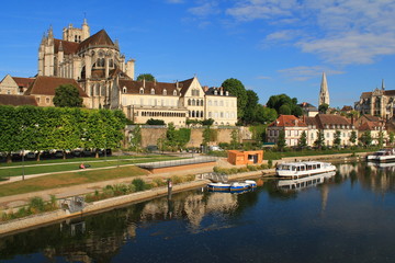 Fototapeta na wymiar Auxerre, ville d'art et d'histoire, France