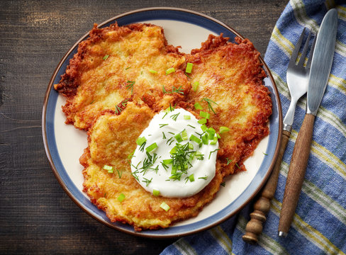 Fototapeta Plate of potato pancakes