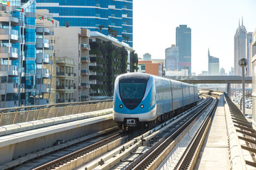 Fototapeta na wymiar Dubai metro railway