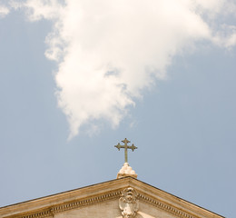 Kirchenkreuz am Himmel von Rom
