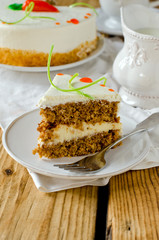 Carrot cake with cream