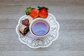 Strawberry  cake and  tea Latte