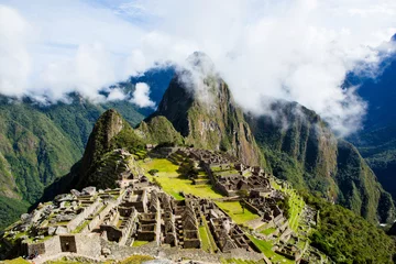 Crédence de cuisine en verre imprimé Machu Picchu Misty clouds over Machu Picchu