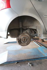 Wheel hub of a car in repair of the damage.