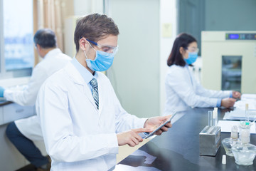 people do medical experiment in lab