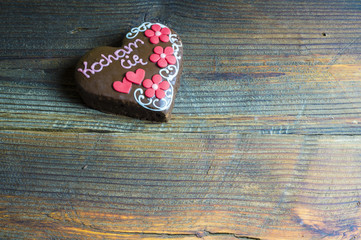 czekoladowe serce z napisem 